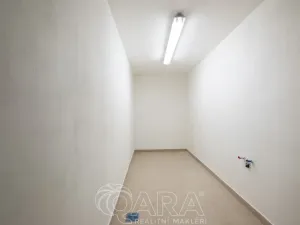 Pronájem obchodního prostoru, Brandýs nad Labem-Stará Boleslav - Brandýs nad Labem, Masarykovo náměstí, 92 m2