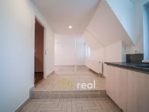 Prodej komerční nemovitosti, Hovorany, 141 m2