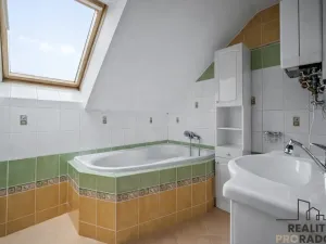 Prodej rodinného domu, Hrochův Týnec, Zámecká, 126 m2