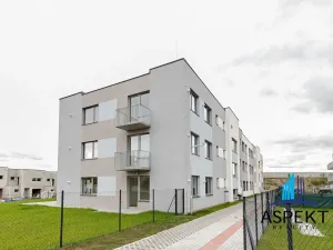 Pronájem bytu 2+kk, Praha, Formanská, 42 m2