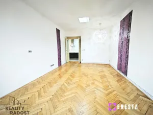 Pronájem bytu 2+1, Praha - Nusle, náměstí Generála Kutlvašra, 54 m2