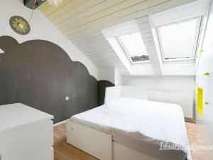 Pronájem bytu 2+1, Praha - Vršovice, 28. pluku, 54 m2