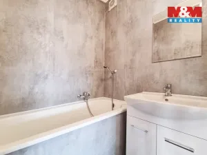 Pronájem bytu 3+1, Karlovy Vary, Budovatelů, 72 m2