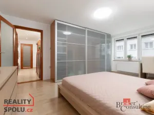 Prodej bytu 2+1, Opava - Předměstí, Vyhlídalova, 64 m2