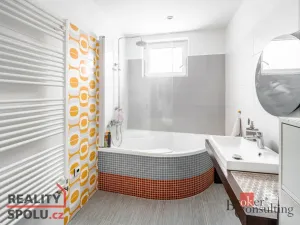 Prodej rodinného domu, Nové Hrady, Zahradní čtvrť, 214 m2