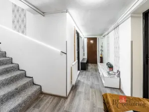 Prodej rodinného domu, Nové Hrady, Zahradní čtvrť, 214 m2