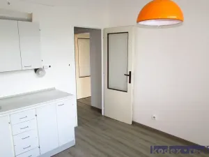Pronájem bytu 2+kk, Hradec Králové, Štefánikova, 36 m2