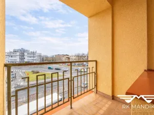 Pronájem bytu 2+kk, Praha - Kobylisy, Kobyliské náměstí, 56 m2
