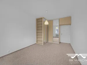 Pronájem bytu 2+kk, Praha - Kobylisy, Kobyliské náměstí, 56 m2