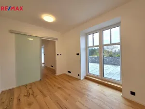 Pronájem bytu 2+kk, Všenory, Nad Burzou, 39 m2