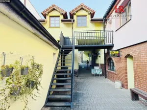 Pronájem bytu 2+kk, Benešov, Malé náměstí, 40 m2