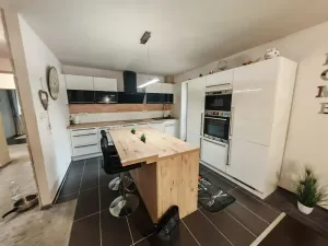 Prodej rodinného domu, Neumětely, V Chaloupkách, 230 m2