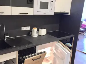 Pronájem bytu 1+1, Praha - Karlín, Sokolovská, 35 m2