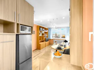 Prodej bytu 2+kk, Praha, Bazovského, 44 m2