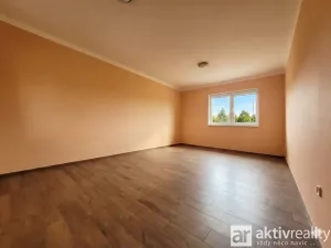 Pronájem bytu 3+1, Libiš, Za Kralupkou, 100 m2