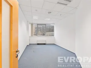 Pronájem kanceláře, Praha - Nusle, Doudlebská, 883 m2