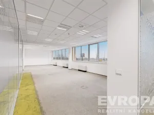 Pronájem kanceláře, Praha - Nusle, Doudlebská, 883 m2