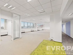 Pronájem kanceláře, Praha - Nusle, Doudlebská, 956 m2