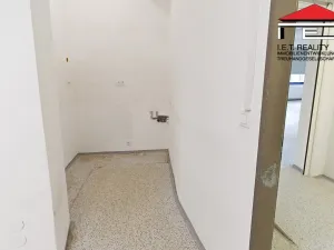 Pronájem obchodního prostoru, Praha - Hloubětín, Poděbradská, 115 m2