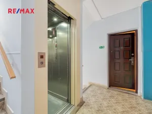 Prodej bytu 3+1, Praha - Letňany, Rýmařovská, 77 m2