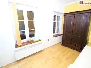 Prodej bytu 3+1, Cheb, Hradební, 52 m2