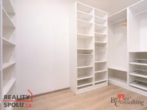 Pronájem bytu 2+kk, Praha - Hloubětín, Domalípova, 66 m2