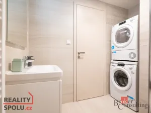 Pronájem bytu 2+kk, Praha - Hloubětín, Domalípova, 66 m2