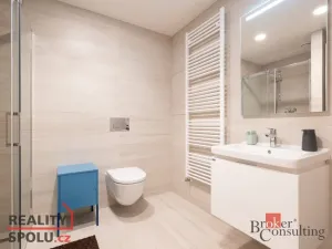 Pronájem bytu 2+kk, Praha - Hloubětín, Domalípova, 66 m2