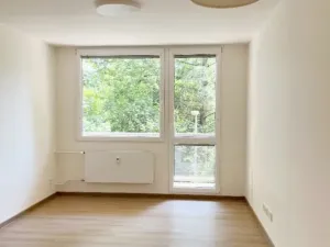 Pronájem bytu 2+kk, Praha - Kobylisy, Mirovická, 44 m2