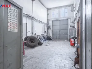 Prodej komerčního pozemku, Okříšky, Za tratí, 34555 m2