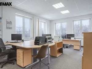 Prodej komerčního pozemku, Okříšky, Za tratí, 34555 m2