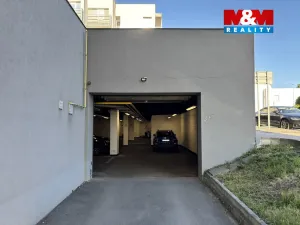 Pronájem garážového stání, Praha - Hostivař, Hornoměcholupská, 20 m2
