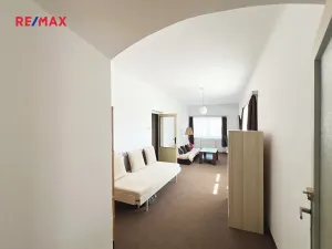 Prodej rodinného domu, Chrást, 280 m2