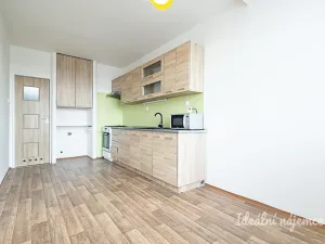 Pronájem bytu 3+1, Praha - Prosek, Vysočanská, 74 m2