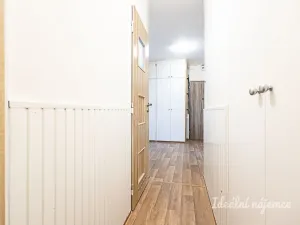 Pronájem bytu 3+1, Praha - Prosek, Vysočanská, 74 m2