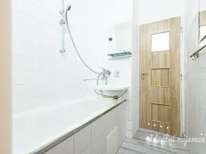 Pronájem bytu 3+1, Praha - Prosek, Vysočanská, 74 m2