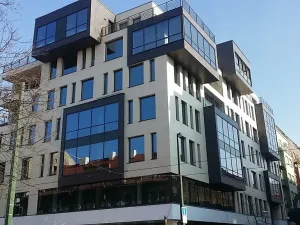 Pronájem kanceláře, Praha - Karlín, Thámova, 396 m2