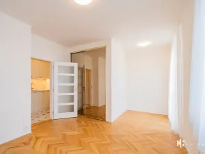 Pronájem bytu 1+kk, Praha - Vinohrady, Hradecká, 26 m2
