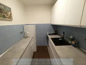 Pronájem bytu 2+kk, Praha - Kobylisy, Chabařovická, 46 m2