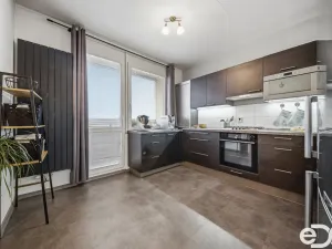 Prodej bytu 3+1, Hradec Králové, třída Edvarda Beneše, 84 m2