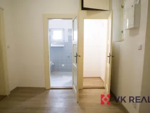 Pronájem bytu 2+kk, Praha - Břevnov, Bělohorská, 44 m2