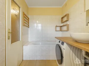 Prodej bytu 2+1, Ostrov, Jáchymovská, 56 m2