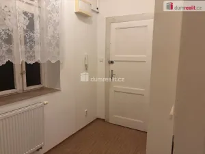 Pronájem atypického bytu, Praha - Velká Chuchle, Starochuchelská, 20 m2