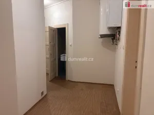 Pronájem atypického bytu, Praha - Velká Chuchle, Starochuchelská, 20 m2