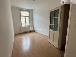 Pronájem atypického bytu, Praha - Velká Chuchle, Starochuchelská, 17 m2
