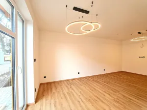 Prodej bytu 4+kk, Stochov, náměstí u dubu, 96 m2