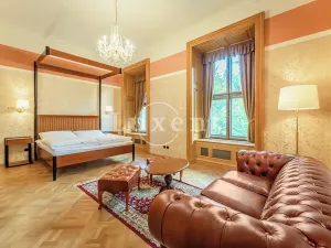 Pronájem komerční nemovitosti, Mirošov, náměstí Míru, 1364 m2