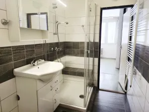 Prodej bytu 3+1, Praha - Kobylisy, Rajmonova, 70 m2