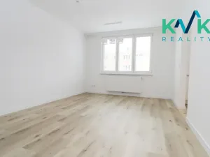 Pronájem bytu 3+1, Karlovy Vary, Hlávkova, 67 m2