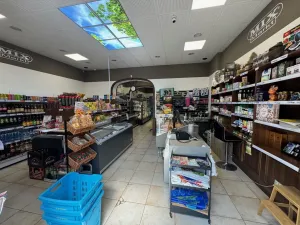 Prodej obchodního prostoru, Karlovy Vary, nábřeží Jana Palacha, 89 m2